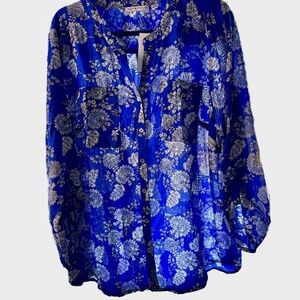 Notations Blue floral button down blouse